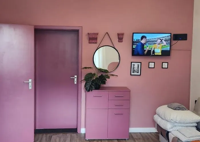 Elena Flat Rosa Zentrum Centro Westfield